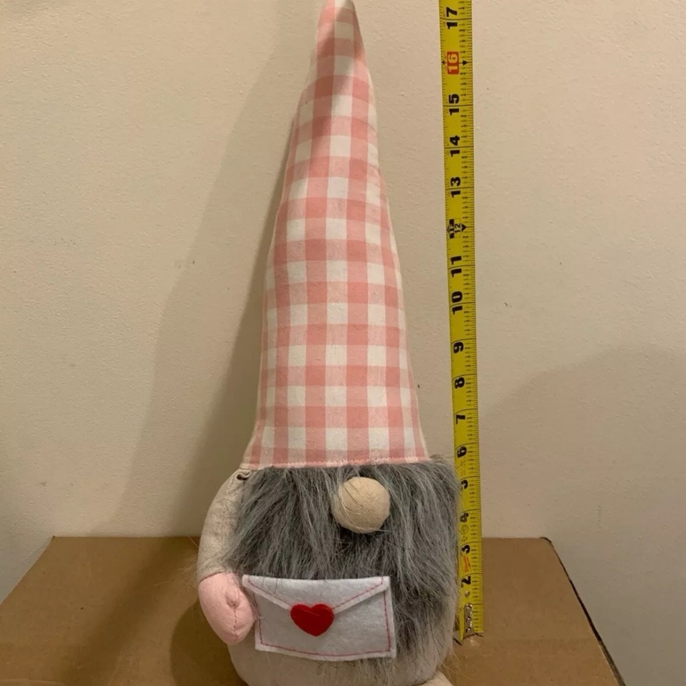 Valentines Ghome Plush Weighted Bottom Heart  20” Huntington Home NWT 2022